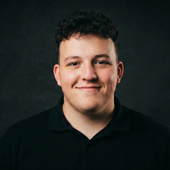 Portraitfoto von Fabian Göddert (Genehmigungen)