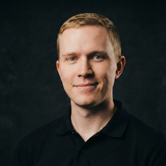 Portraitfoto von Lukas Entenmann (Design)