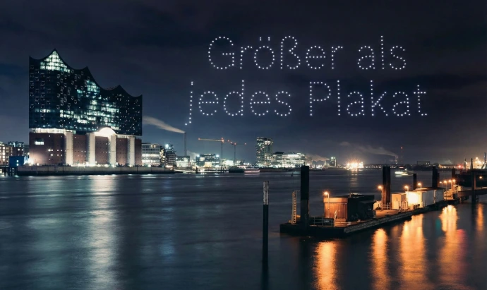Drohnenshow Elbphilharmonie: "Größer als jedes Plakat" 